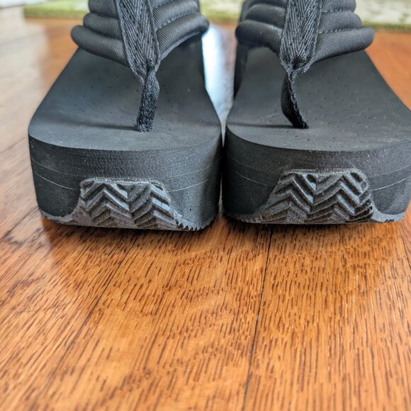 Sporty Wedge Sandal | Size 8 - Picture 6 of 7